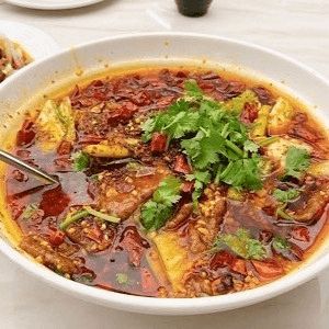 水煮牛肉 Poached Sliced Beef in Hot Oil with Napa Cabbage.