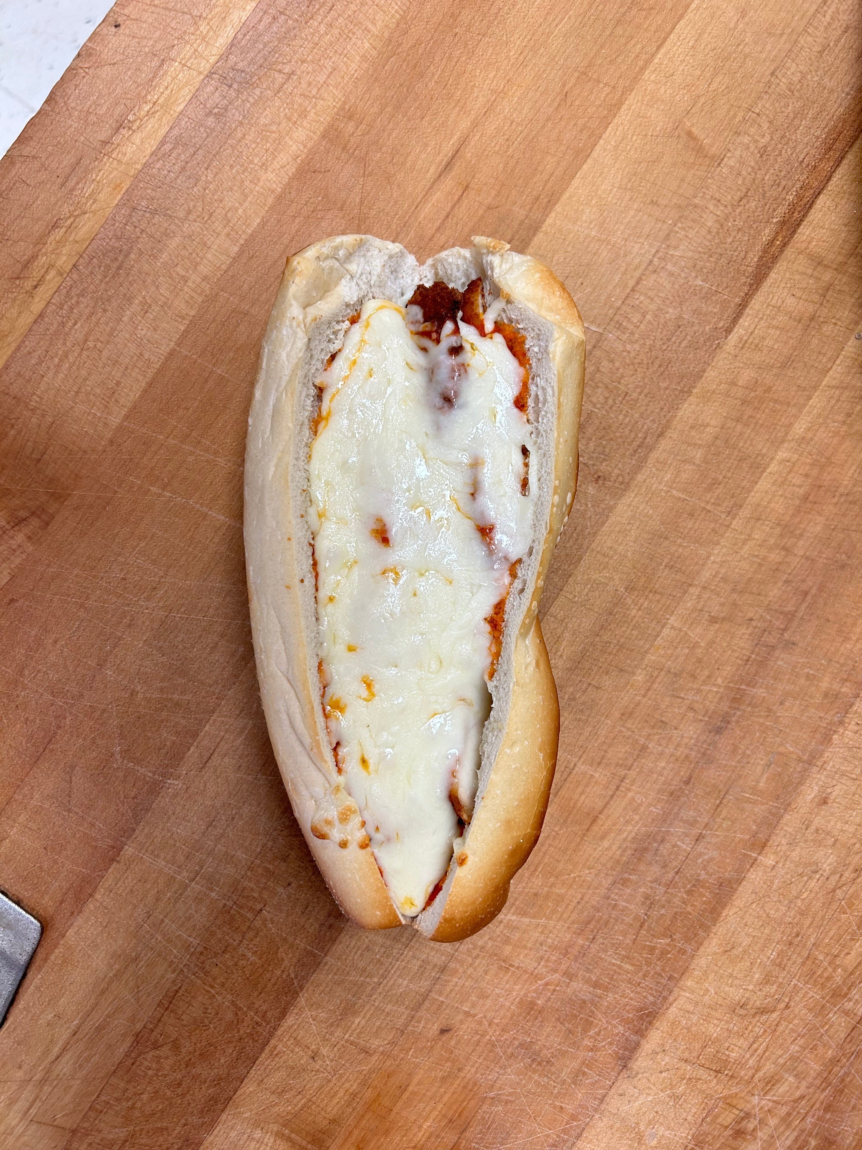 Chicken parmigiana sandwich (10").