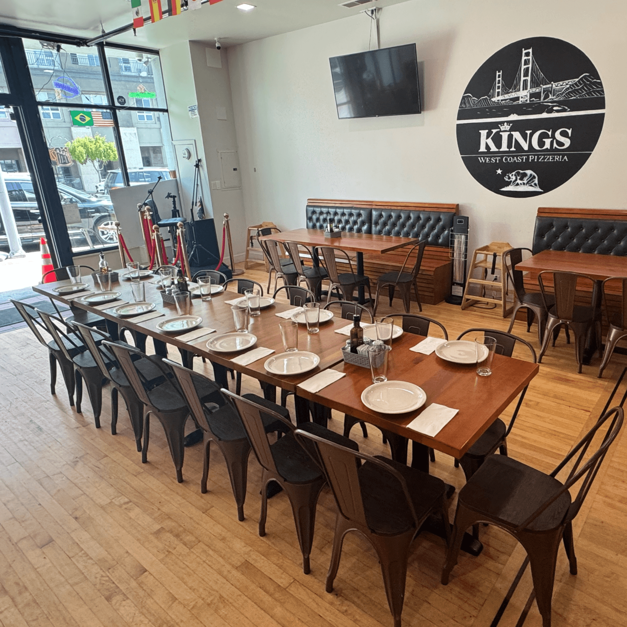 Kings West Coast Pizzeria gallery image #3