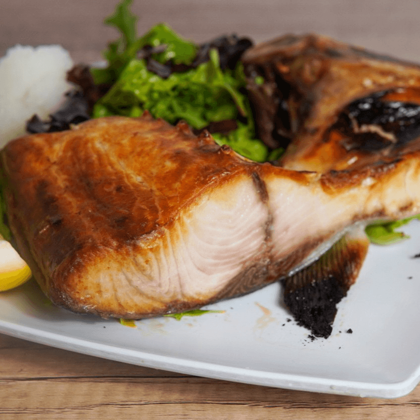 Grilled Yellowtail Collar　ハマチカマ塩焼き.