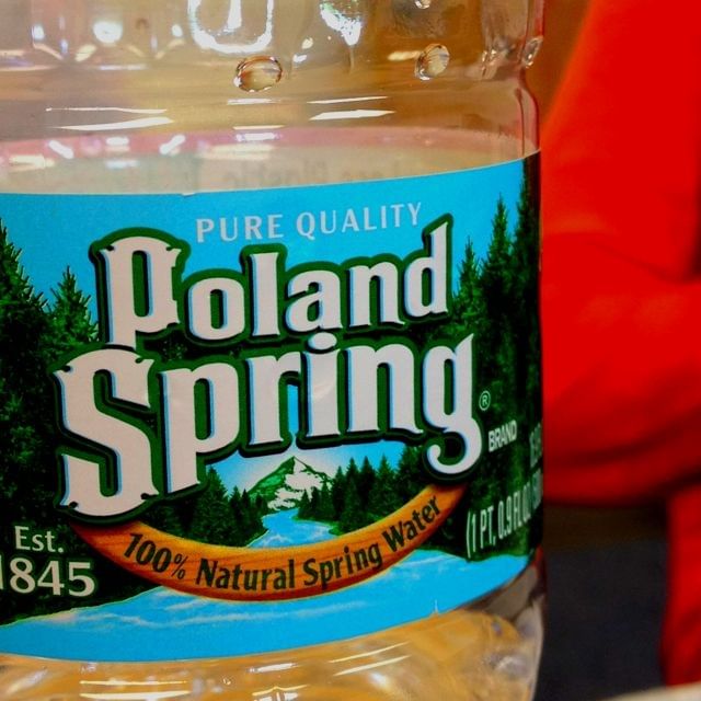 Poland Springs Water (16.9 Fl Oz./.5 Liter).