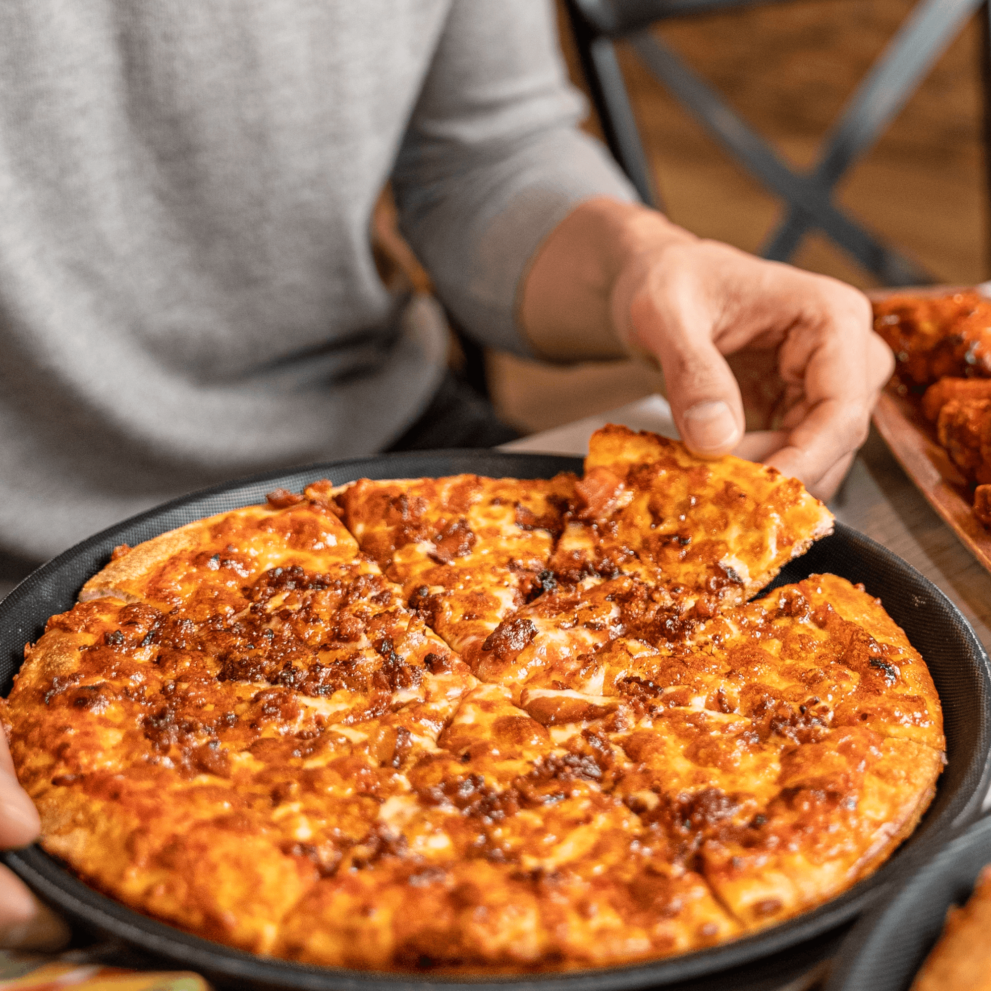 Singas Famous Pizza gallery image #1