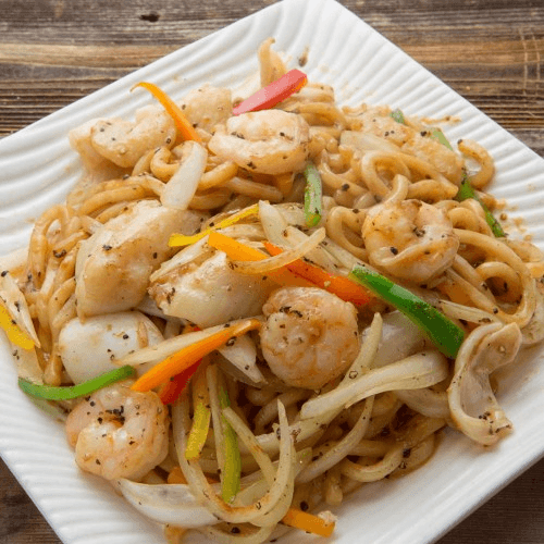N18  Sizzling Seafood Udon with Black Pepper 黒椒海鮮炒烏冬.
