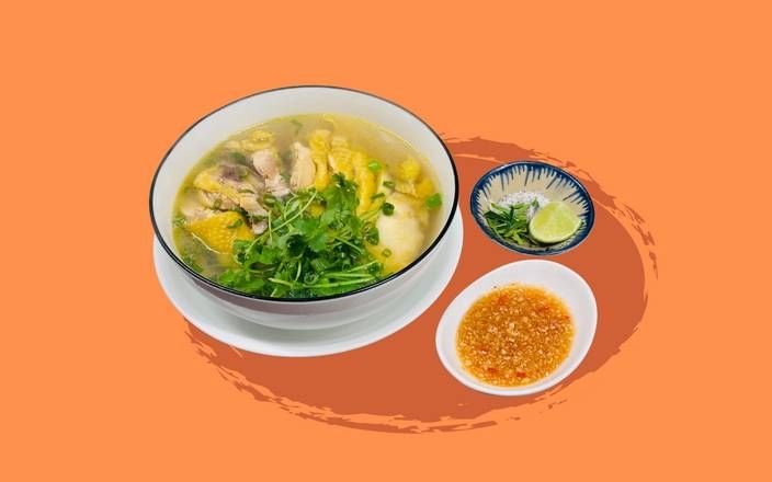 Chicken noodle soup (Bone-in) - Phở Gà Đi Bộ.
