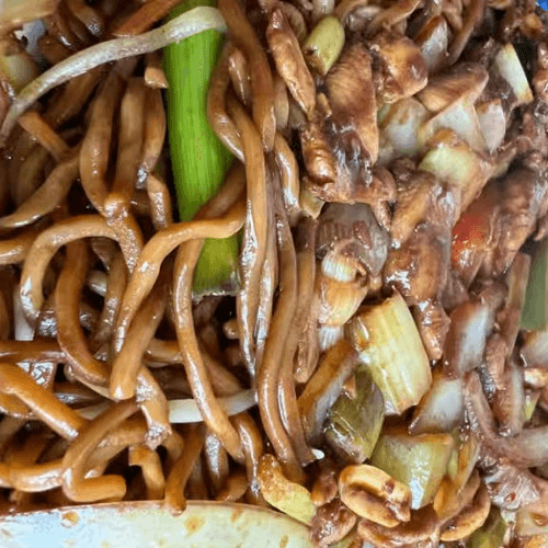 Kung Pao De Pollo (Kung Pao Chicken).