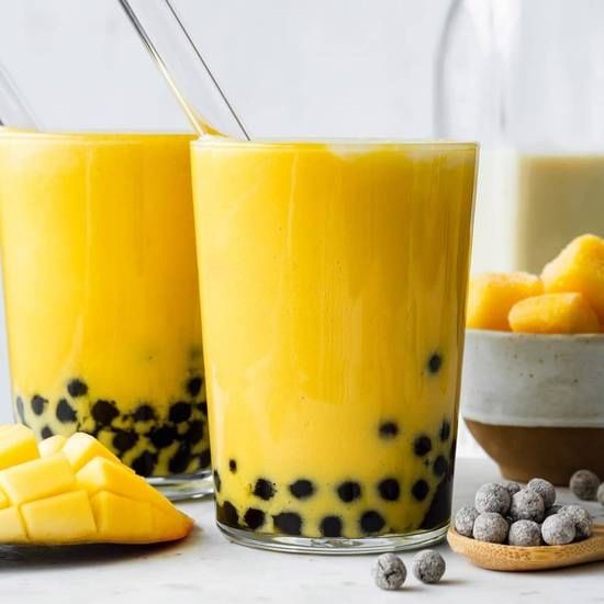 MANGO BOBA REFRESHER.