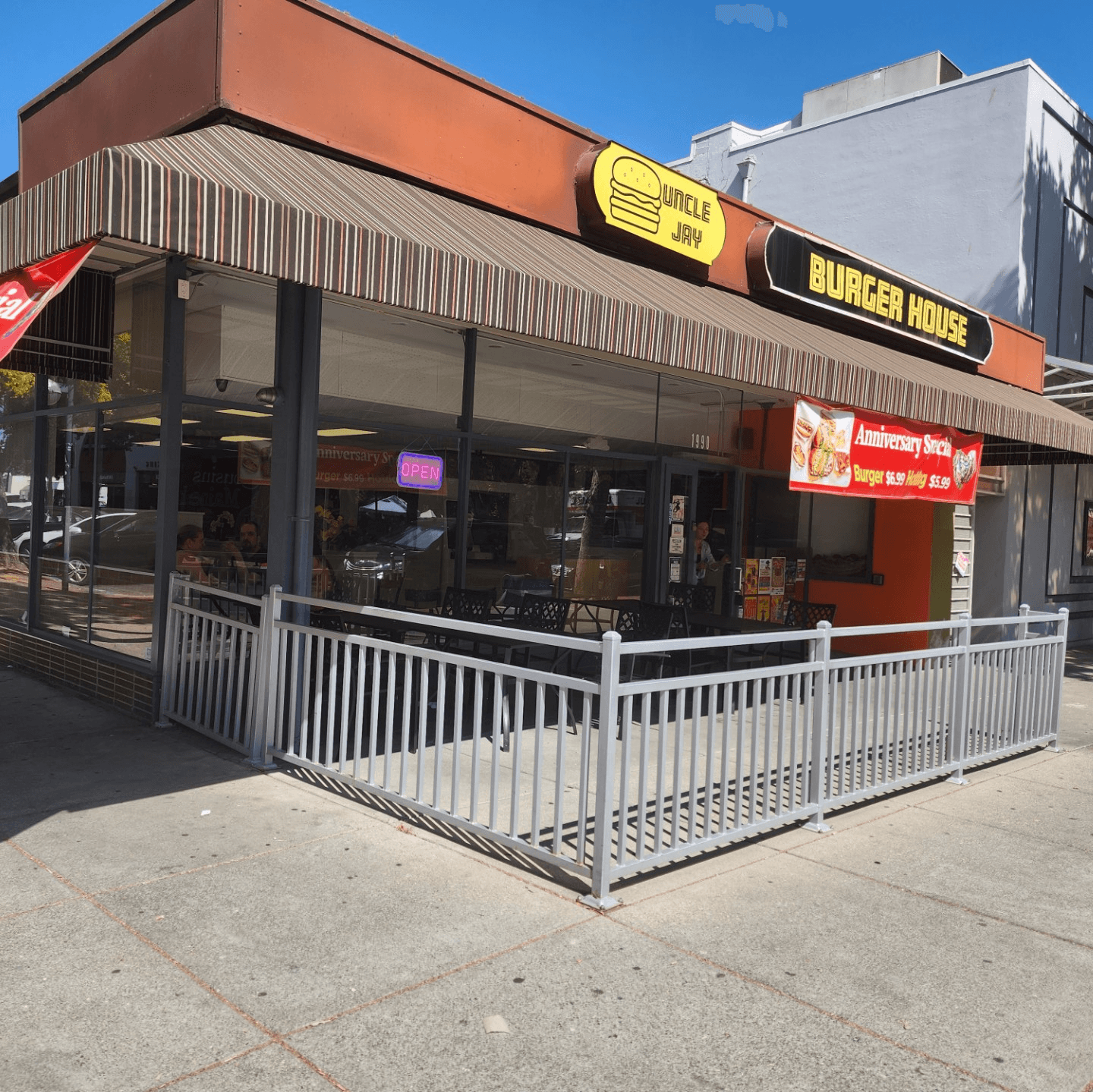 Welcome to Uncle Jay Burger House