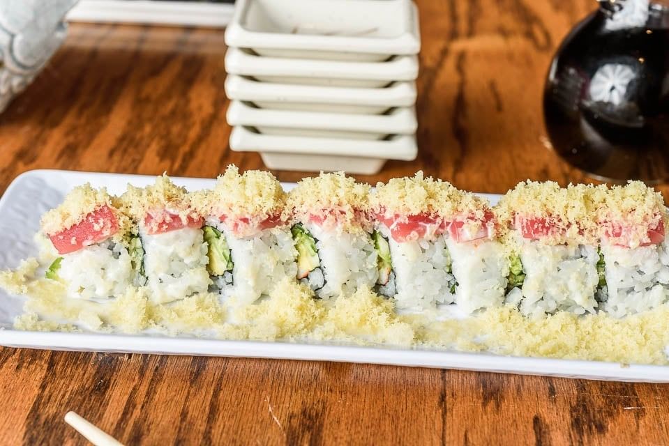 Tuna Crunch Roll •.