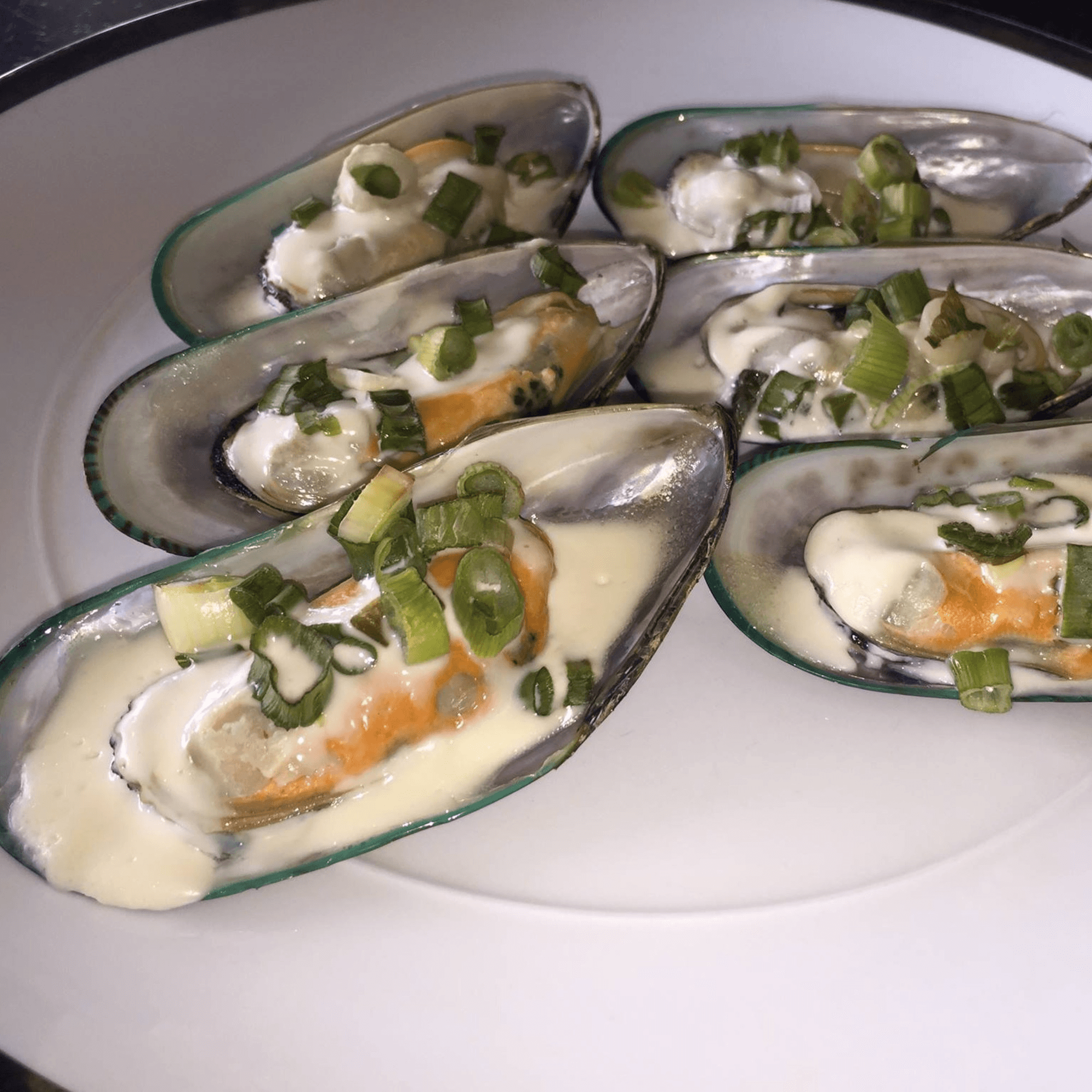 Leilani's Polynesian Place gallery image #2