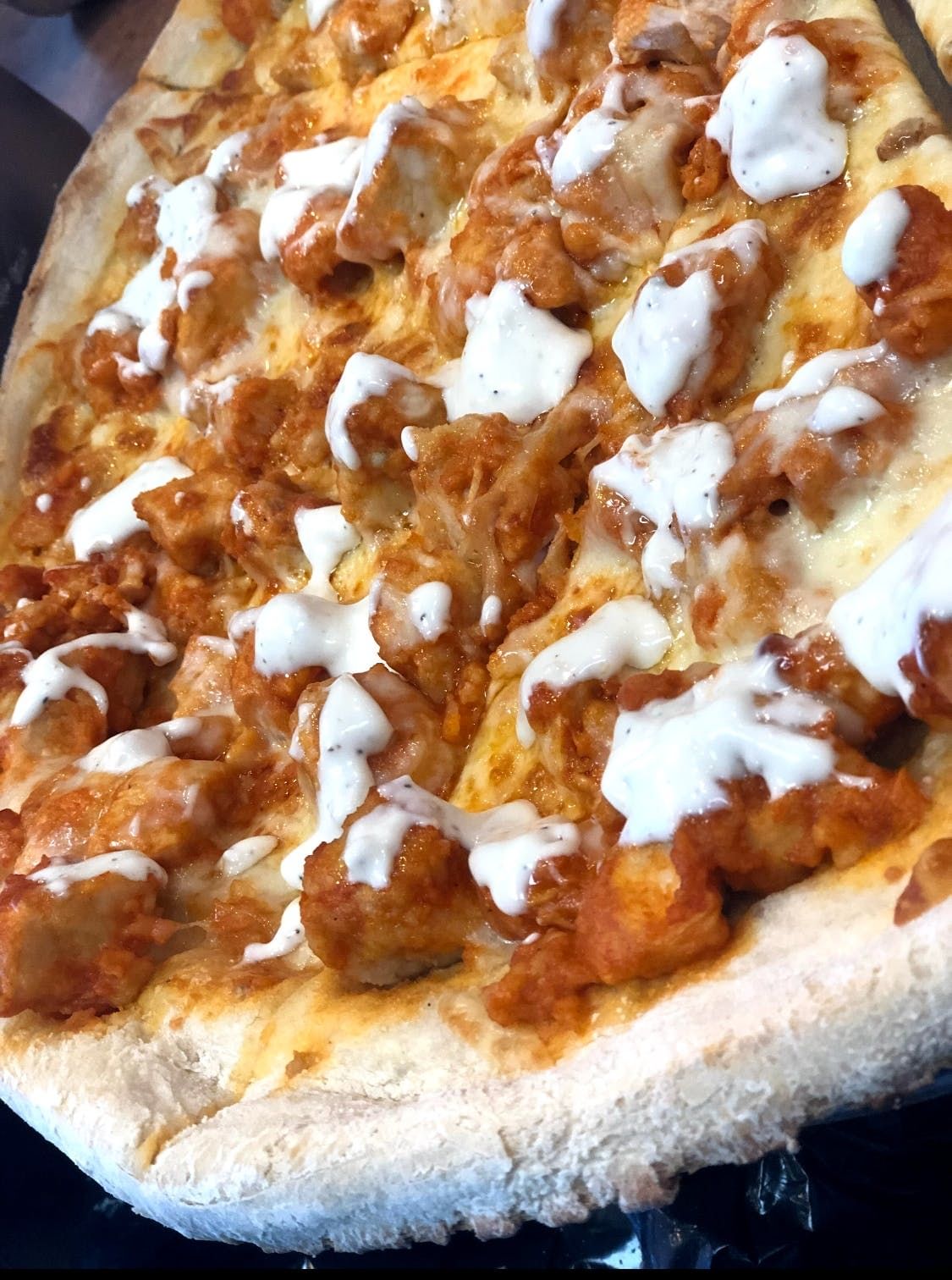 Buffalo Chicken Pizza (18").