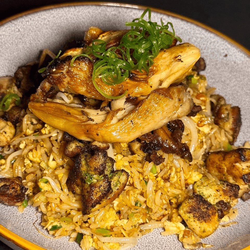 Chaufa Con Pollo Bowl.