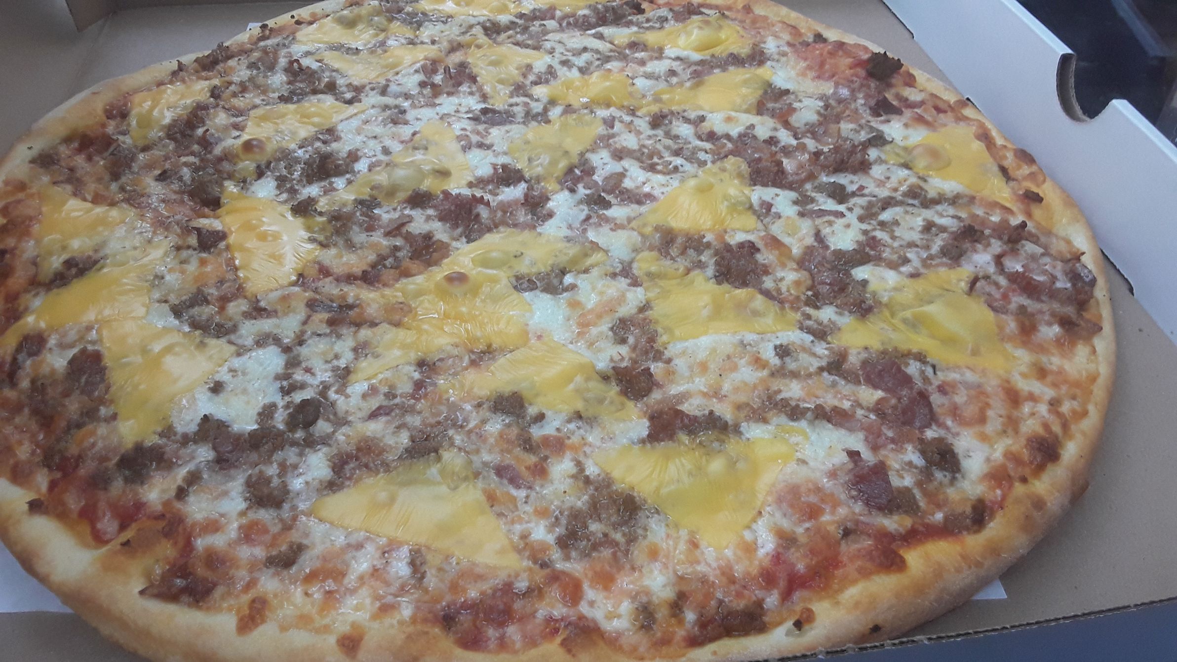 16" Medium Bacon Cheeseburger Pizza.