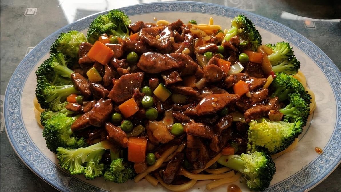 Shanghai spicy noodles.