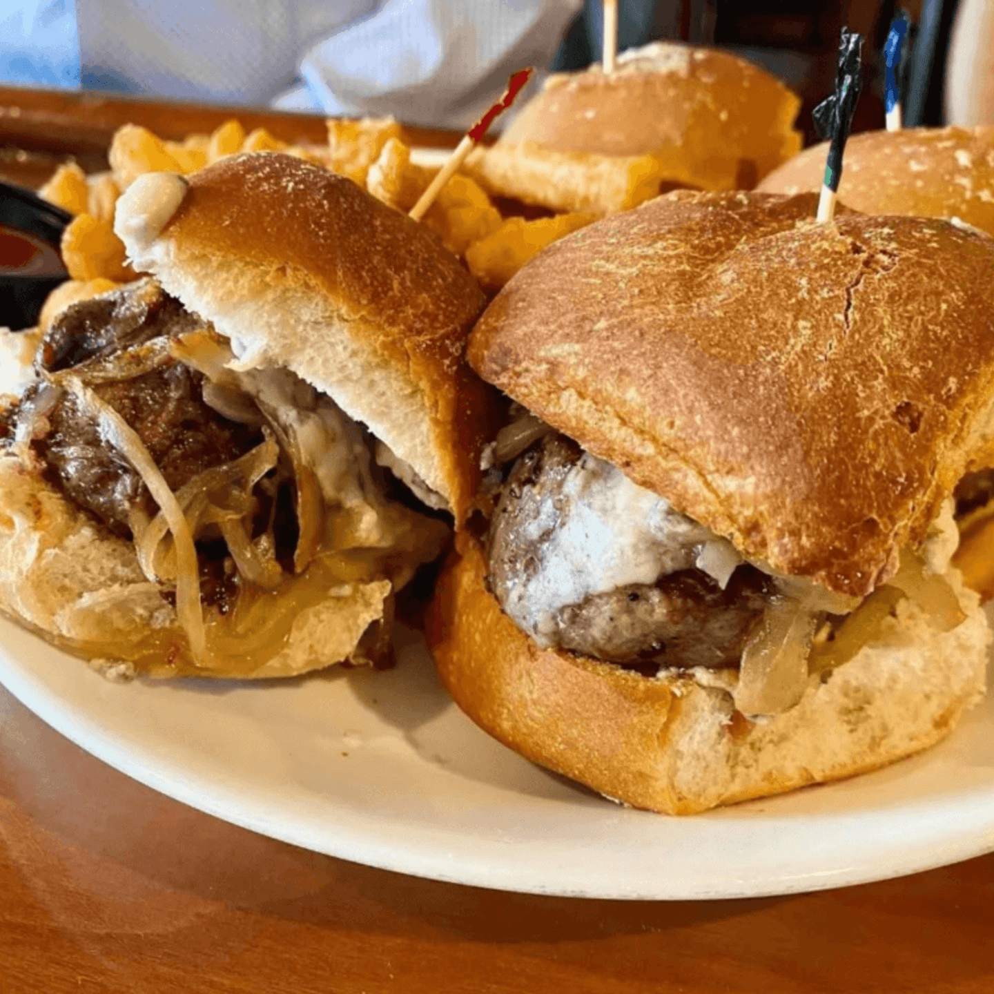 🍔From Humble Beginnings to Your Favorite Spot