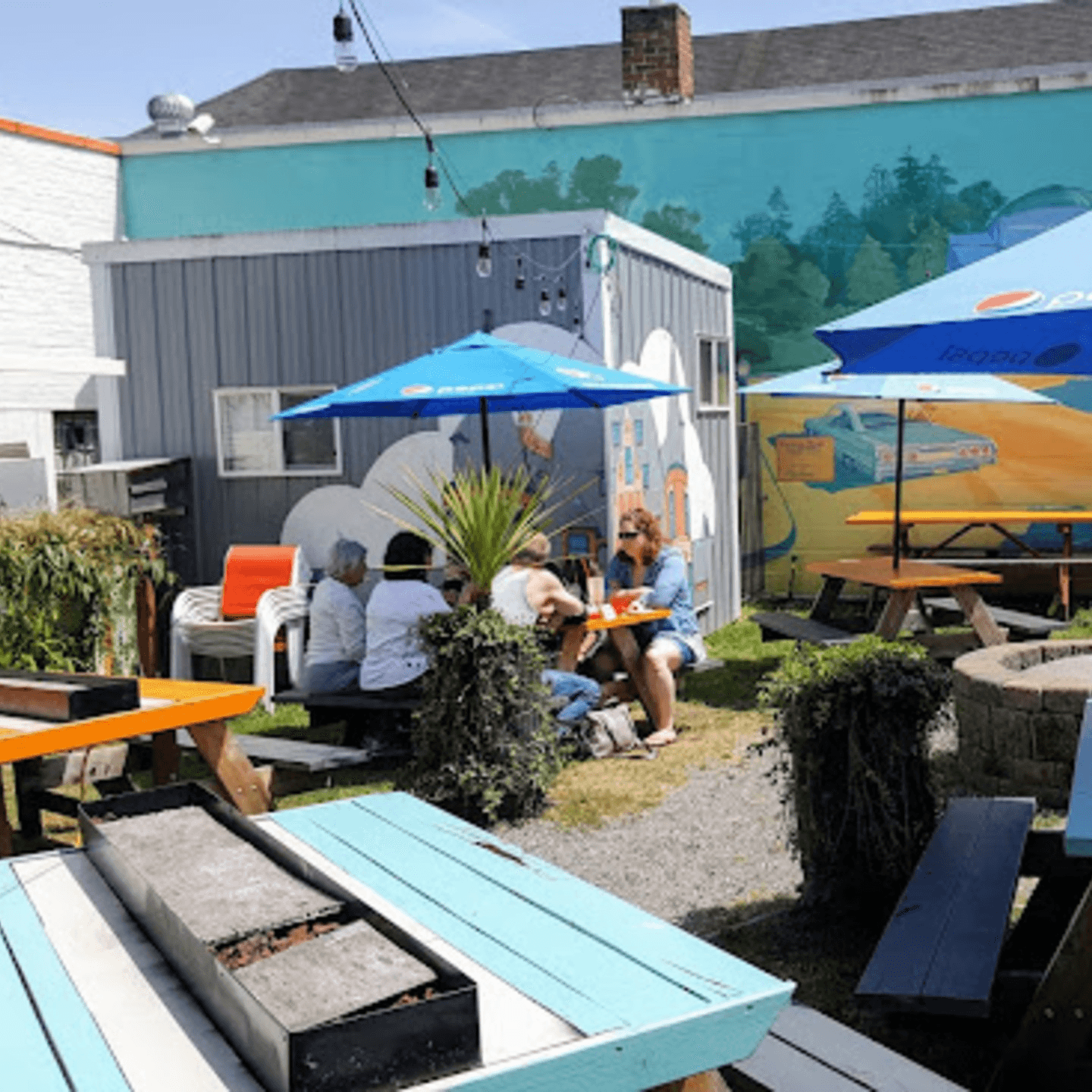 Relax in a Cozy, Family-Friendly Space 🌳