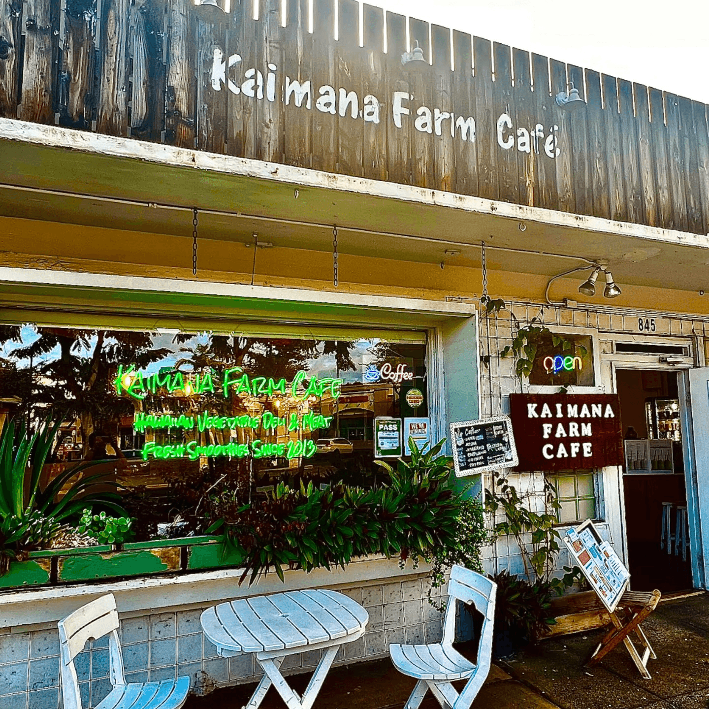 Welcome to Kaimana Farm Café