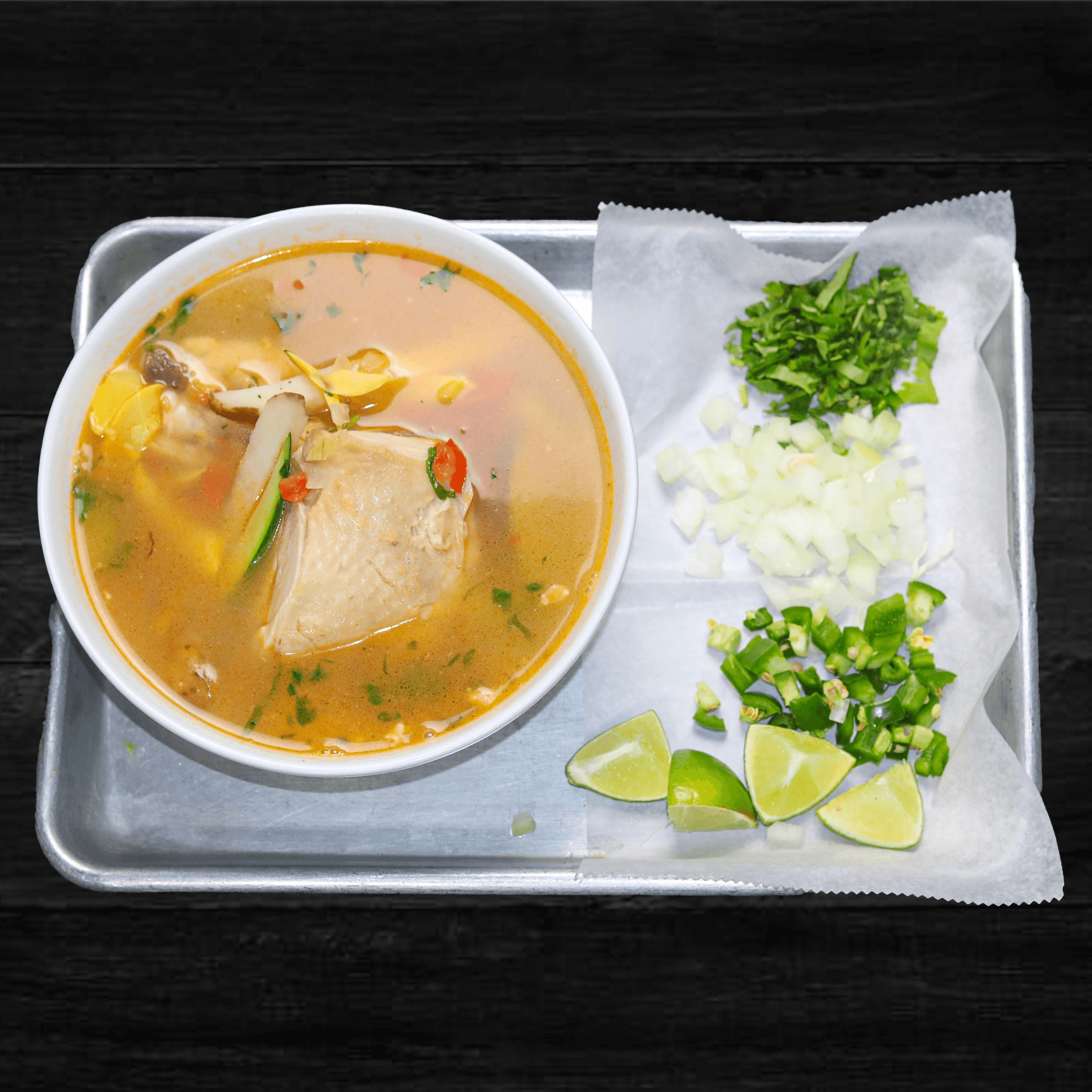 Caldo de pollo/ Chicken soup.