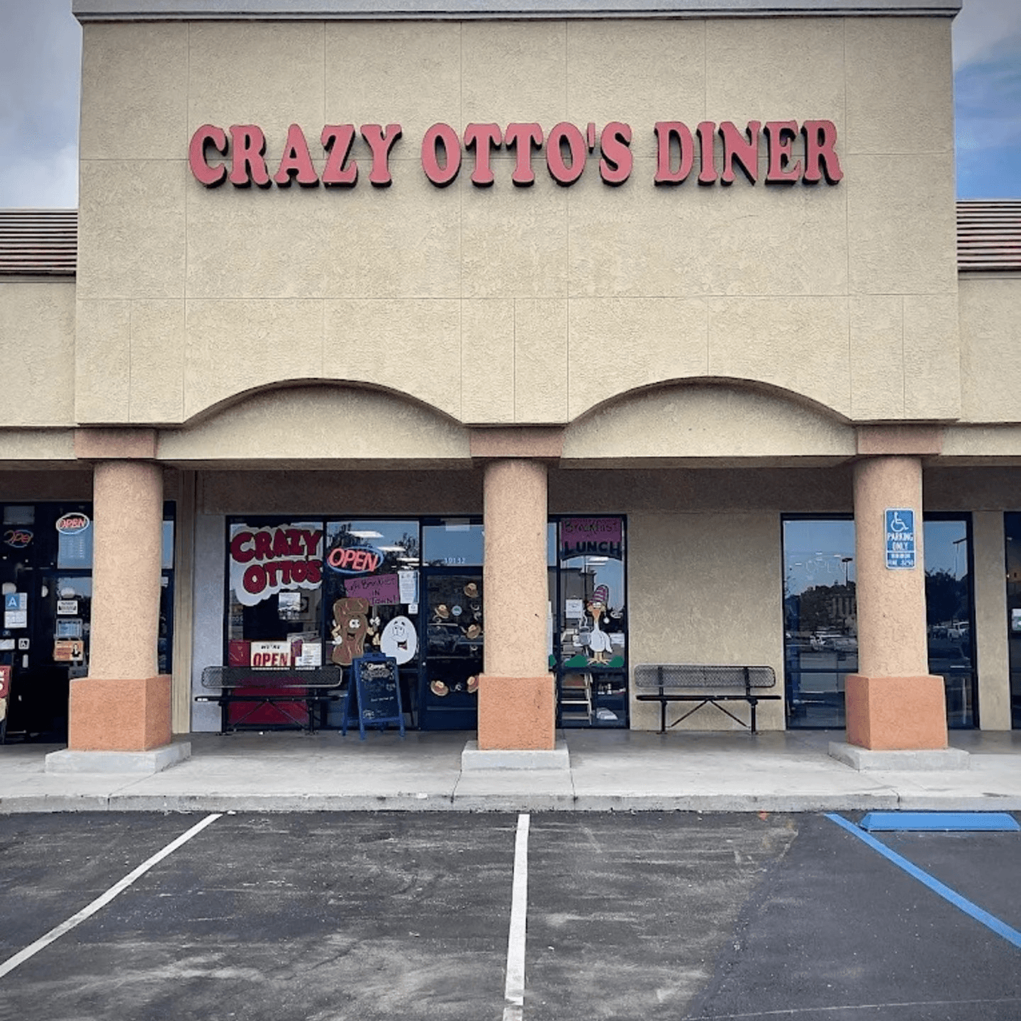 Crazy Otto's Diner -  Canyon Country