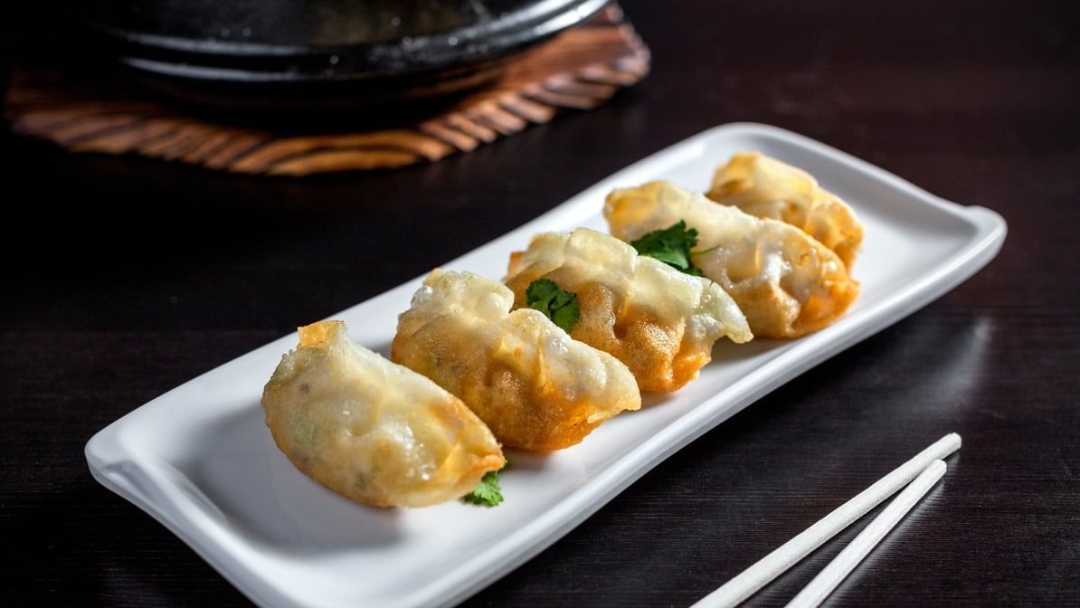 FRIED VEGGIE GYOZA( 6PC).