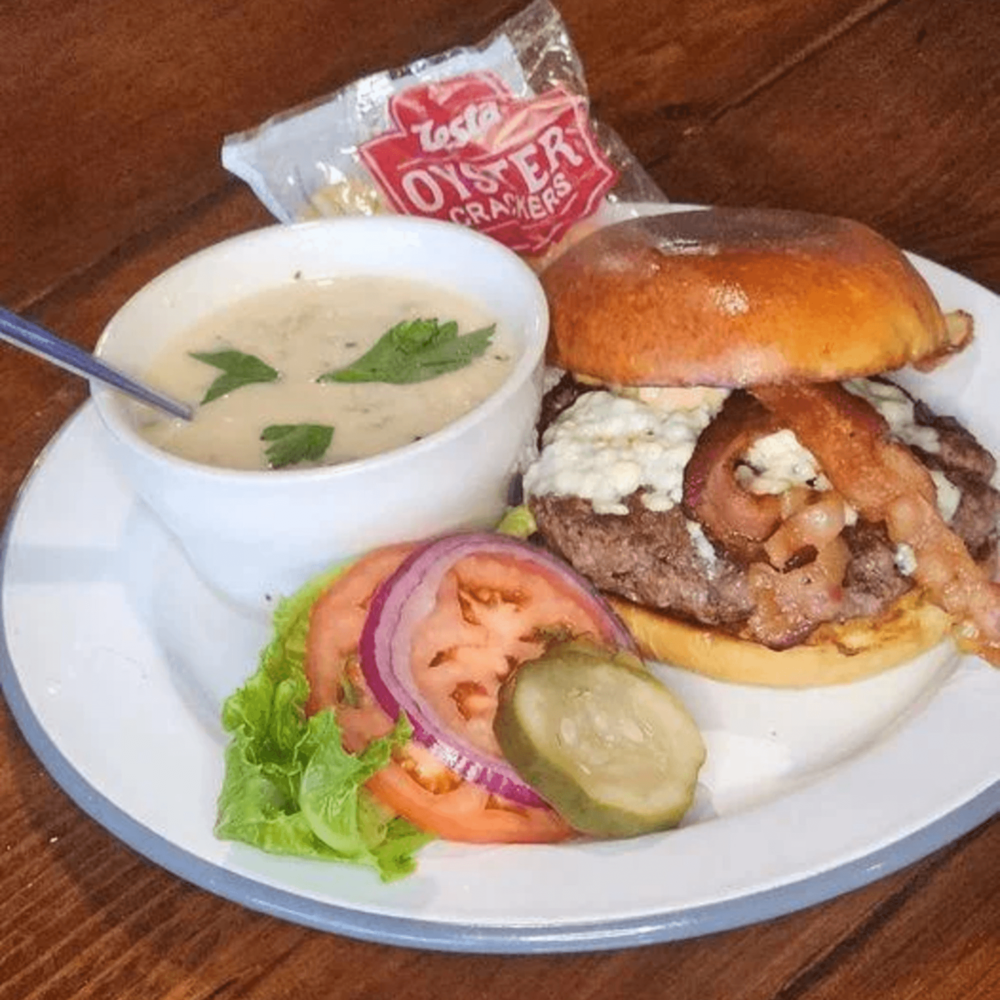 On the River Tavern & Mo’s Cigar Bar gallery image #3