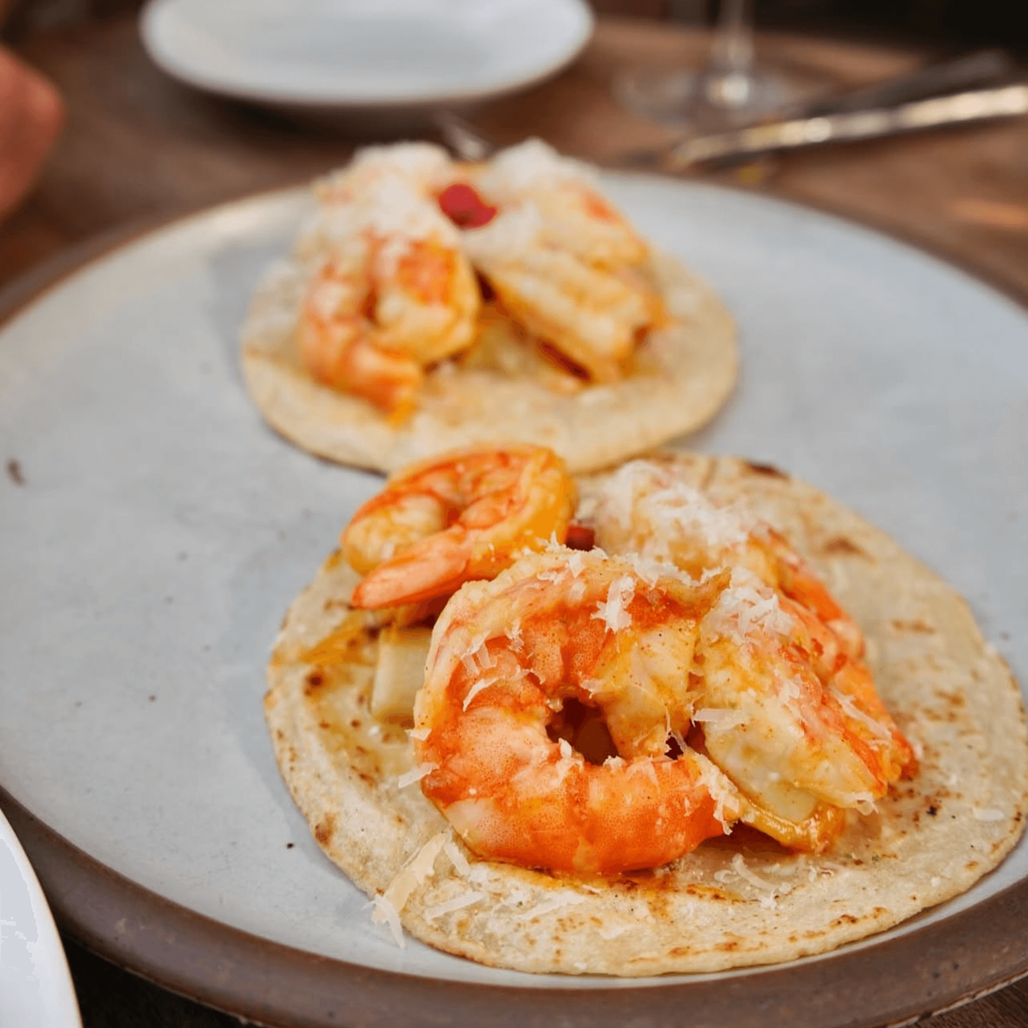 LOLA gallery image #3