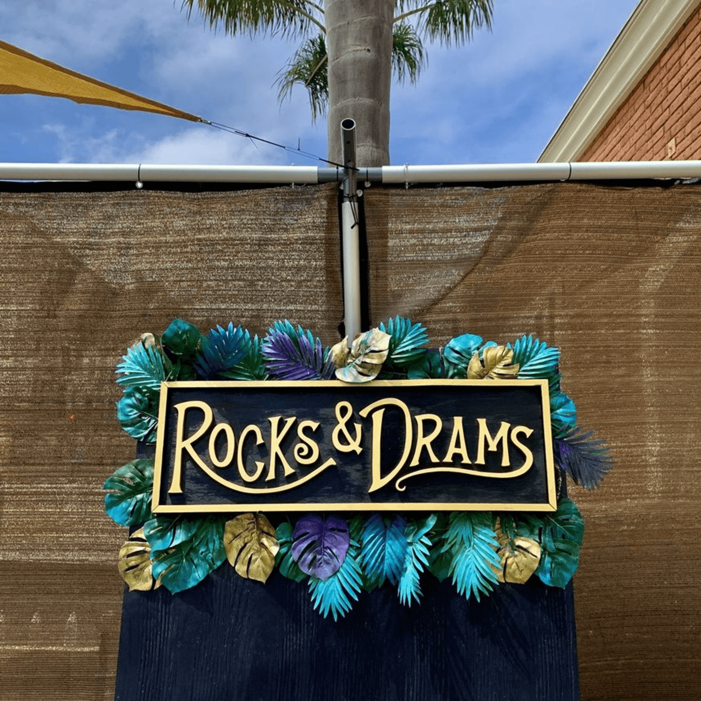 Welcome to Rocks & Drams! 🍸