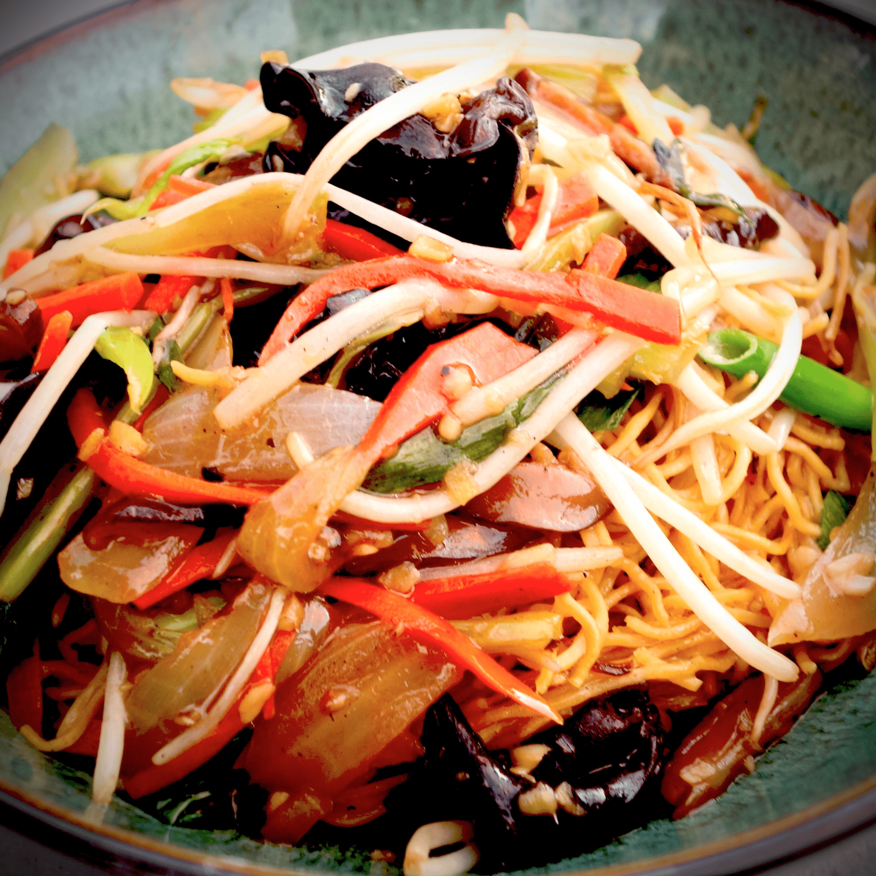 Veggie Chow Mein (regular plate lunch size).
