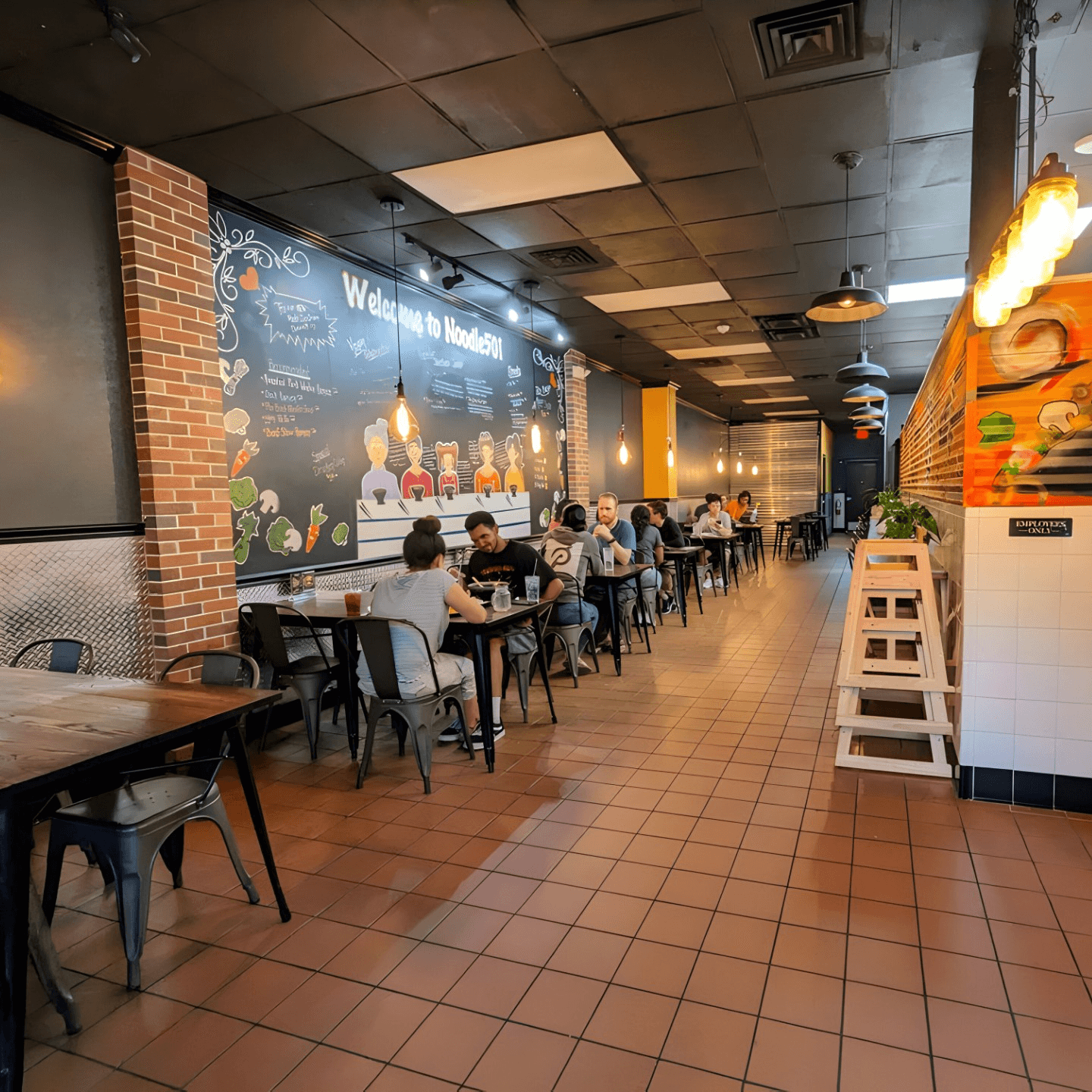 Casual Dining & Cozy Vibe