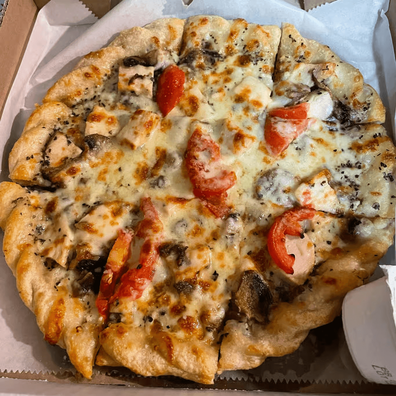 Tuscan Chicken Pizza (X-Large 18").
