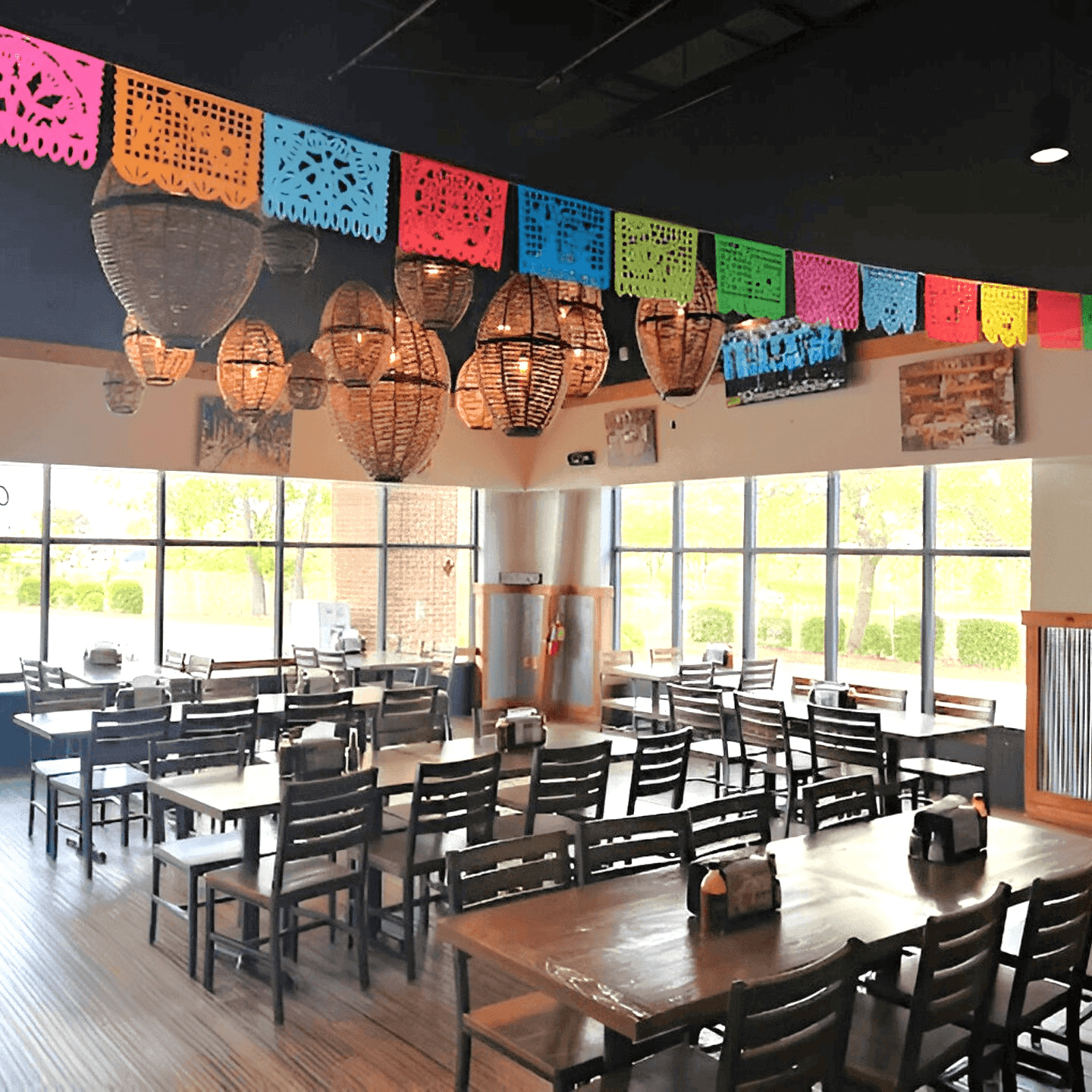 Enjoy Flavorful Dining Experience 