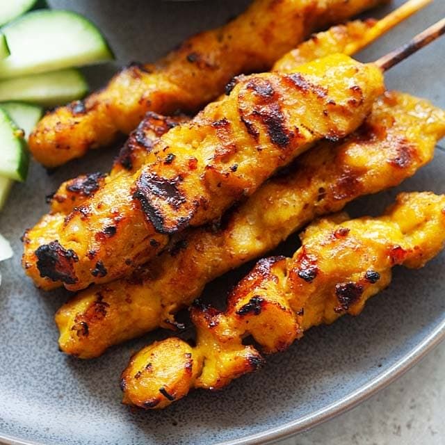 Chicken satay (4pcs).