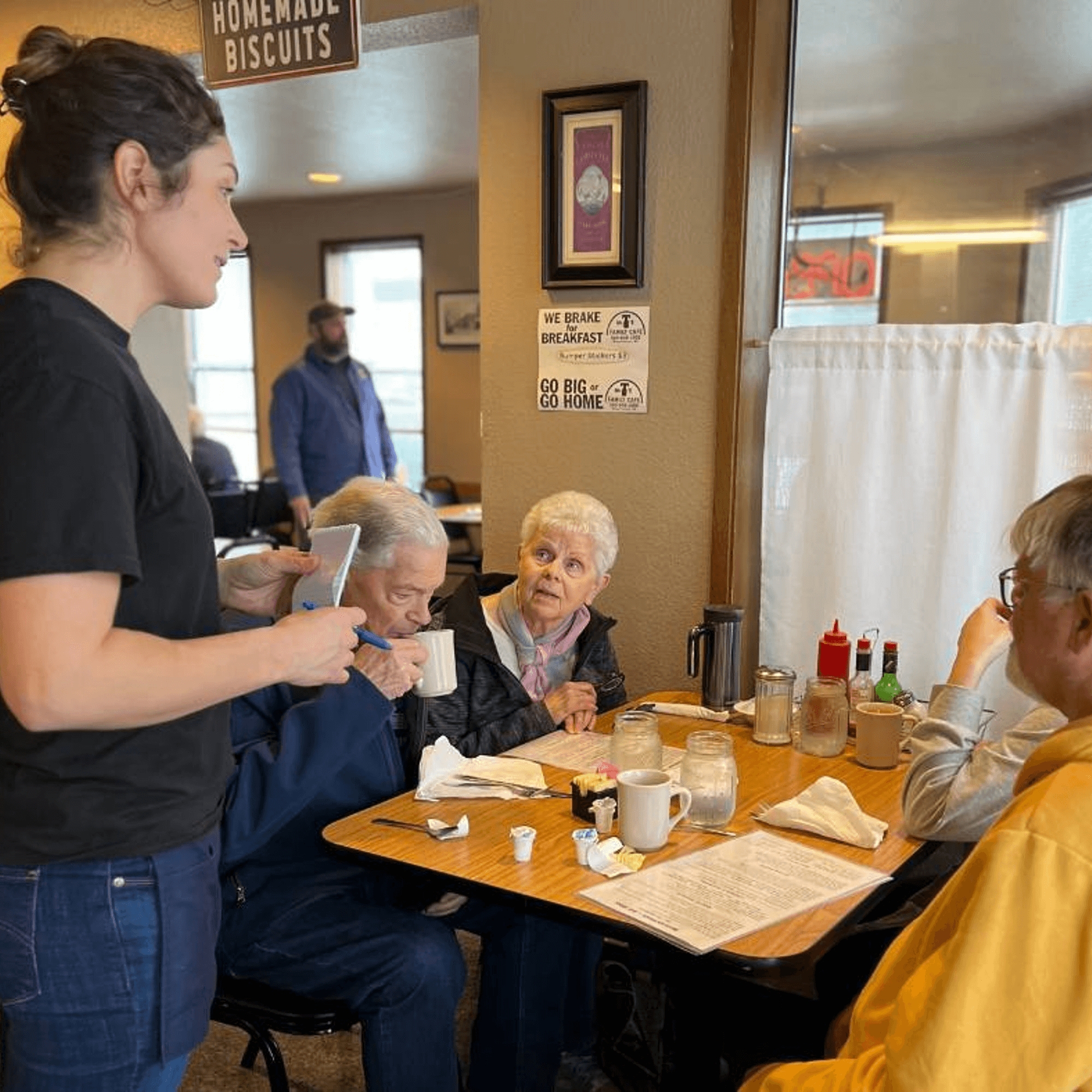 Mr T's Family Cafe gallery image #3