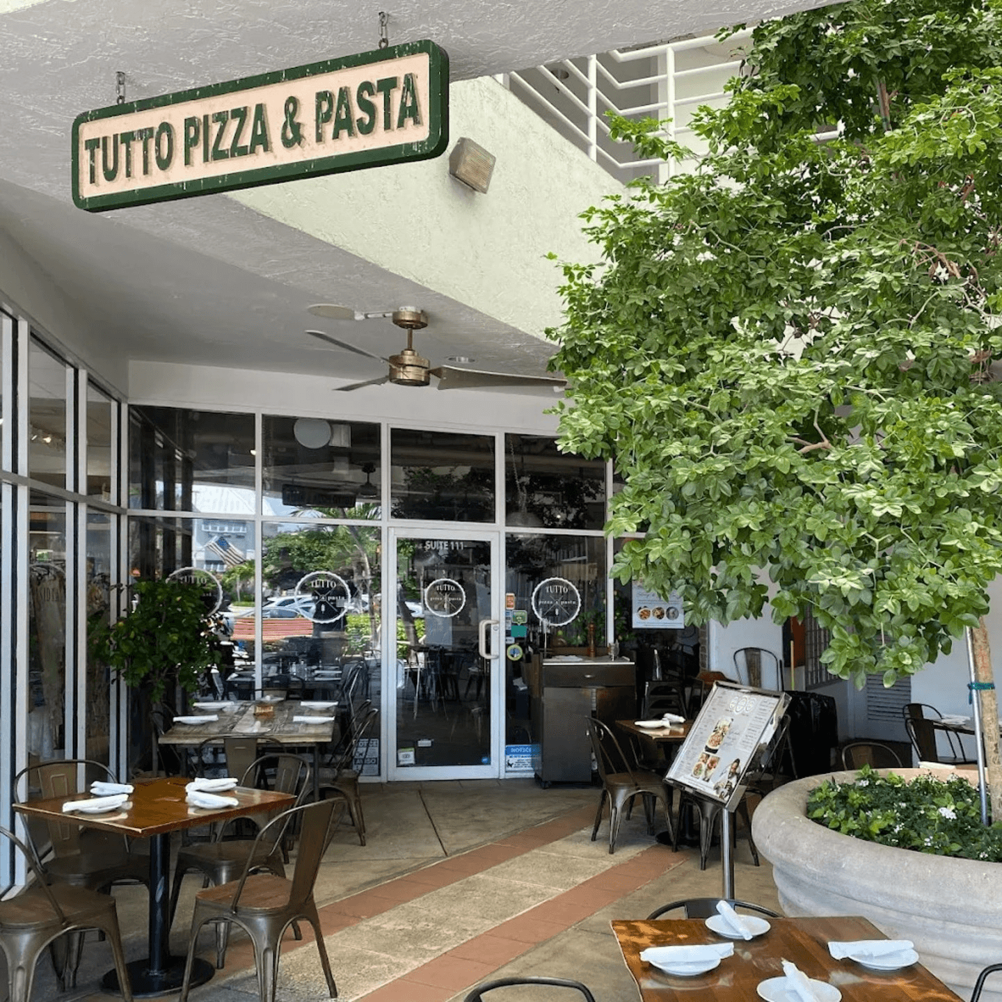 Tutto Pizza & Pasta - 328 Crandon Blvd #111
