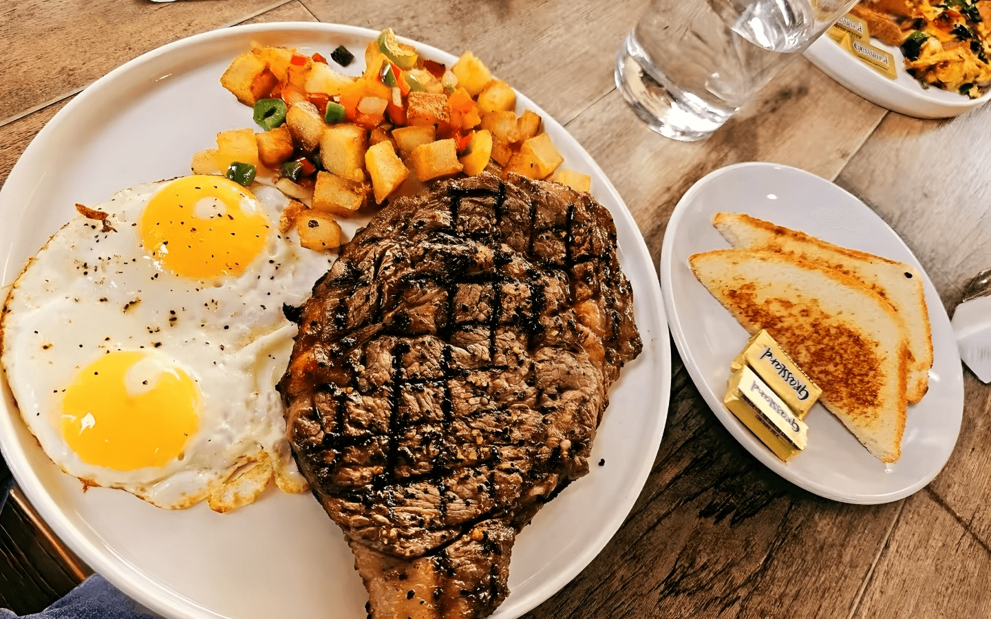 Crave It Now? Click, Choose, Chow Down