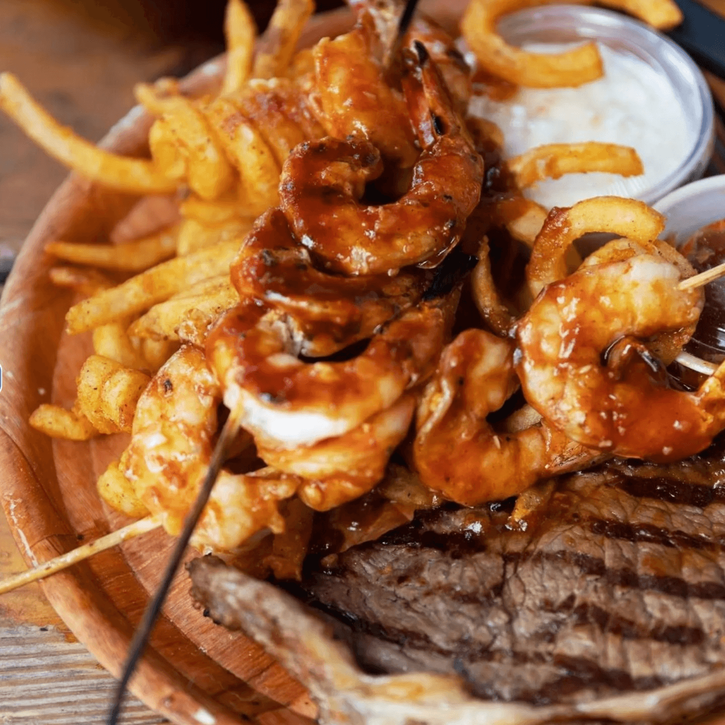 We Now Offer Catering! 🍕🍝🍷