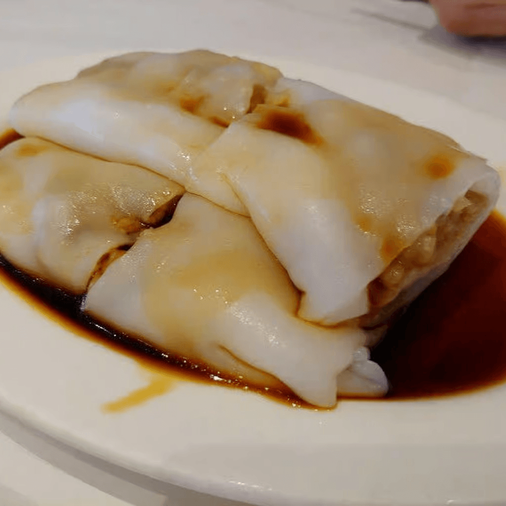 Rice Noodle Roll with Beef & Cilantro (3) / 香茜牛肉腸粉.