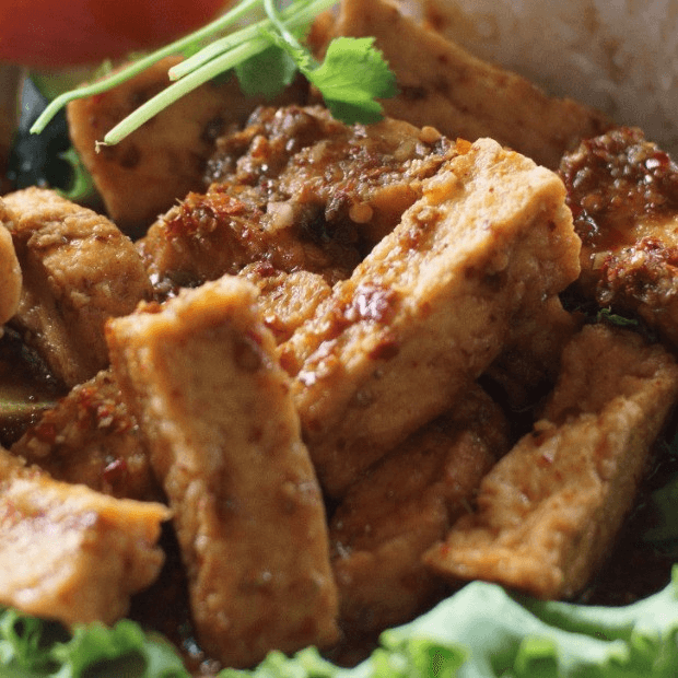 Fried Tofu / Lemongrass / Chili Garlic (Com Dau Hu Chien Xa Ot).