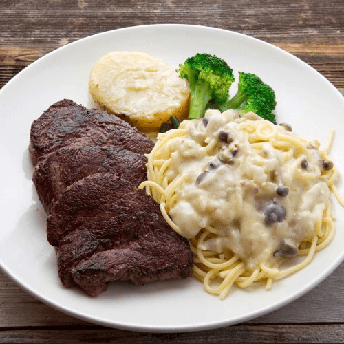 G02 Grilled Filet Mignon with Seafood Mushroom Sauce Pasta 香煎牛柳配什菌海鮮意粉