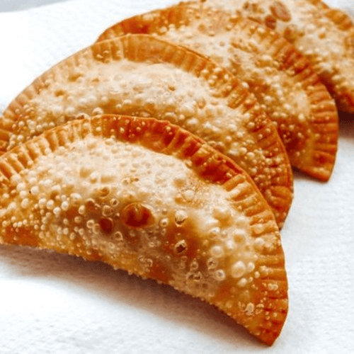 Empanadas pollo o carne.