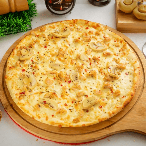 The Alfredo Pizza.
