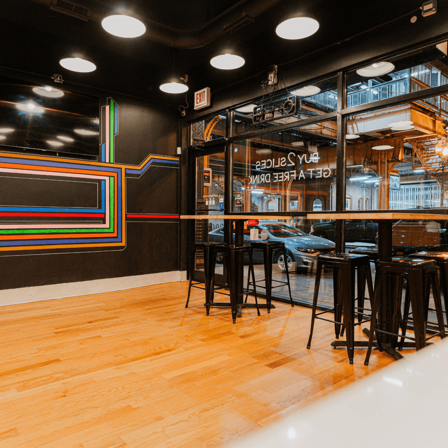 Late-Night Chicago Pizza