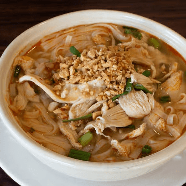 N8. *Kuay Teaw Tom Yum (Hot and Sour Noodle Soup).