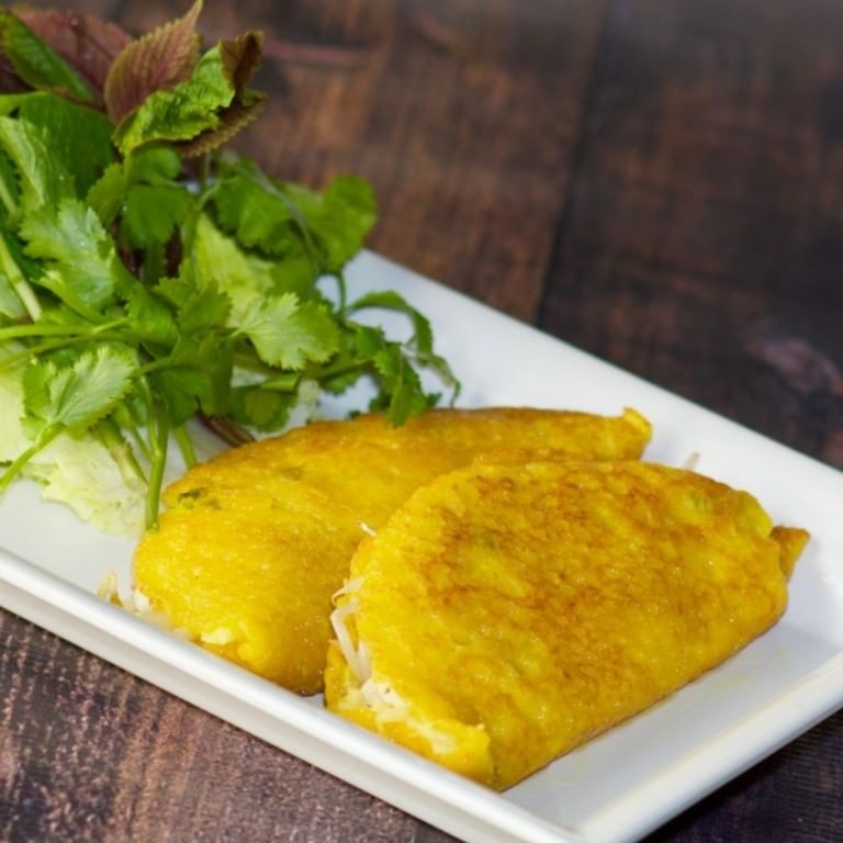 Crispy Banh Xeo: Vietnamese Delight