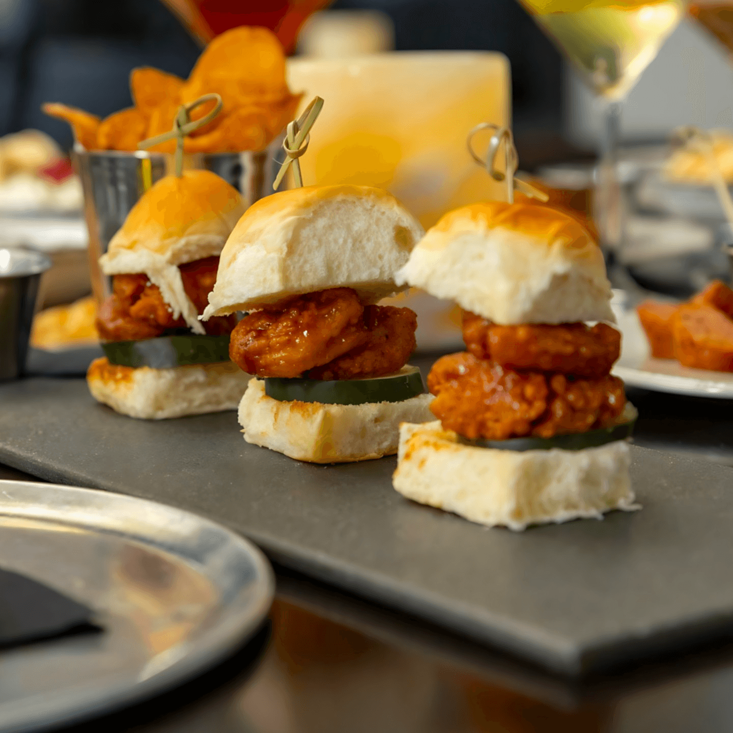  Plates with Edge & Elegance