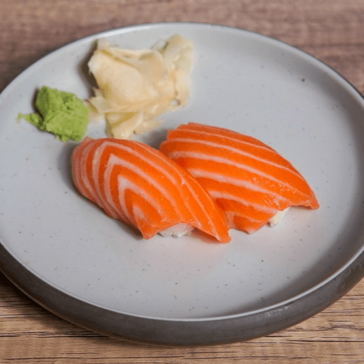 Bakka Salmon Nigiri サーモン.