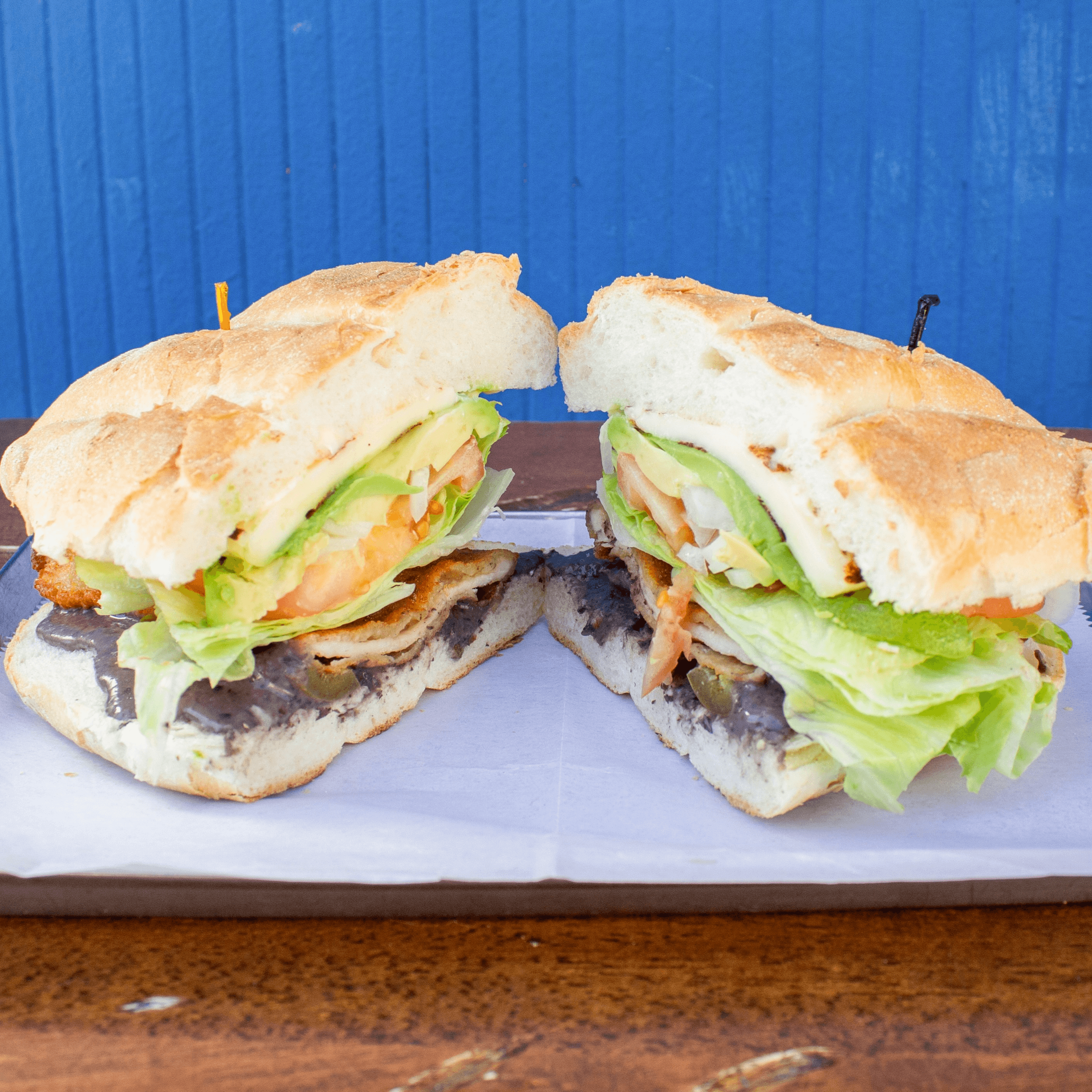 Torta de milanesa de pollo.