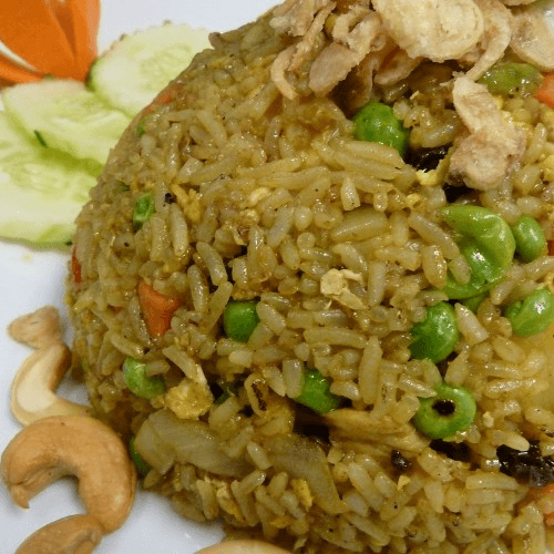 Caow-Pad Phong Kari (Curry and Pineapple Fried Rice)