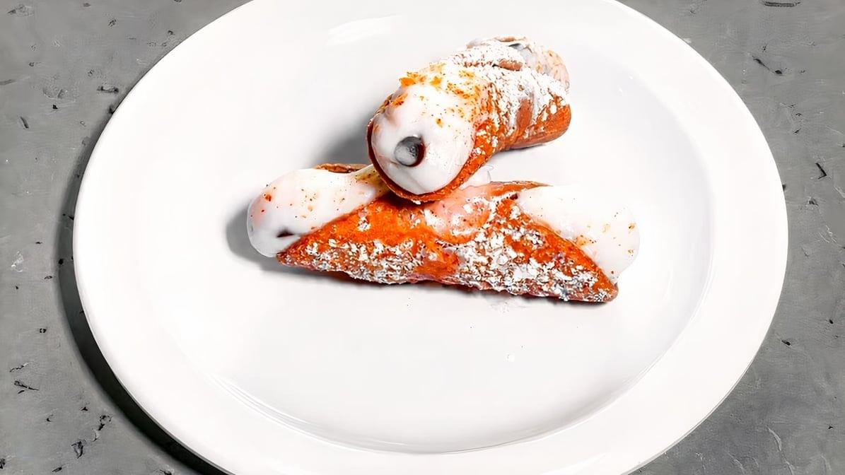 Cannoli.