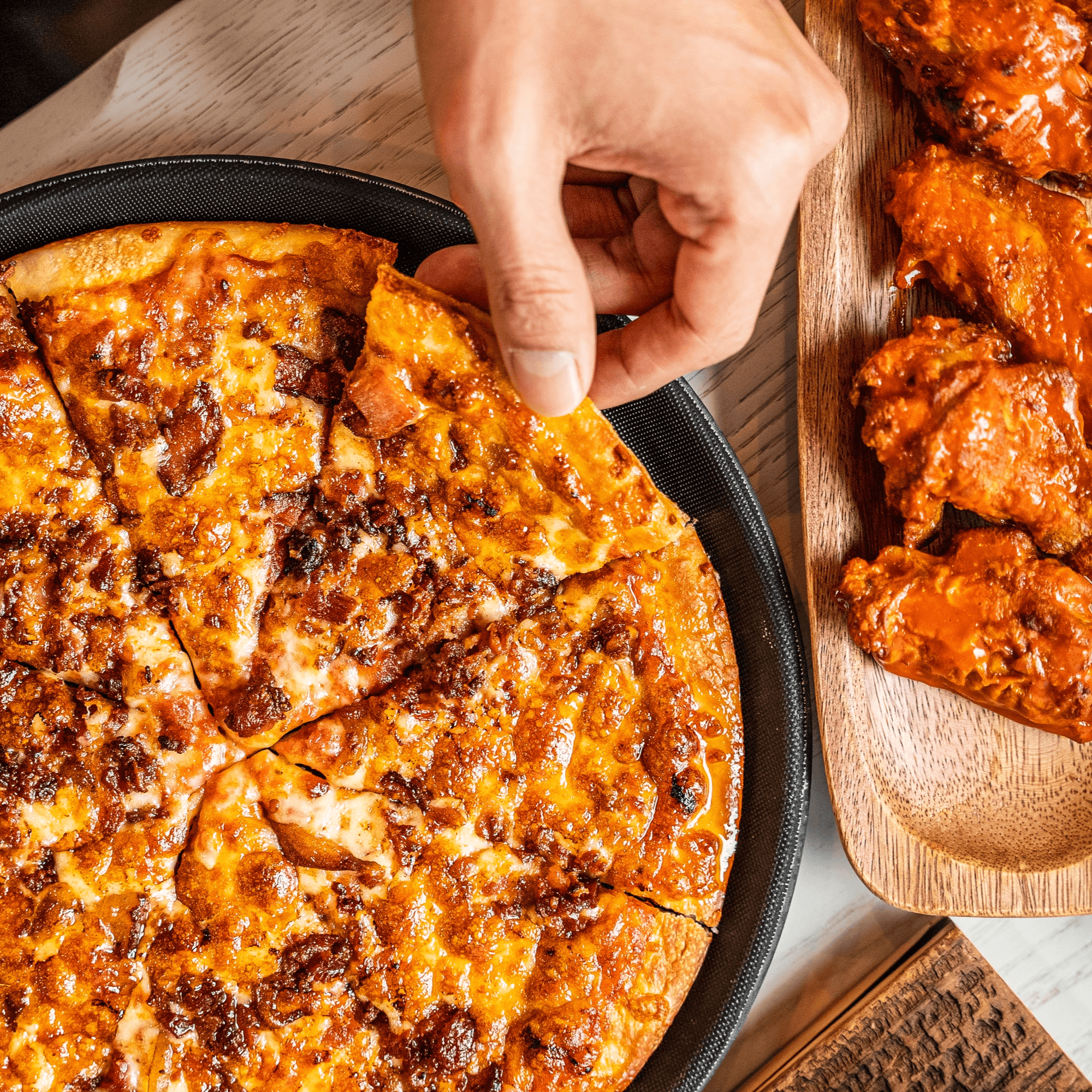 Singas Famous Pizza gallery image #1