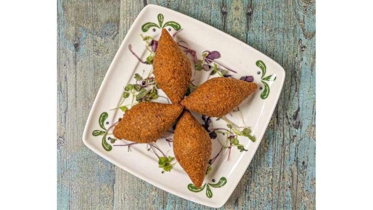 Fried Kibbeh 4pc.